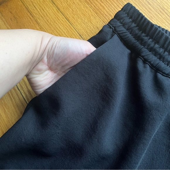 ARITZIA Wilfred Black Buffon Pant Cuffed Ankle Jogger Trousers Size M - Picture 8 of 11